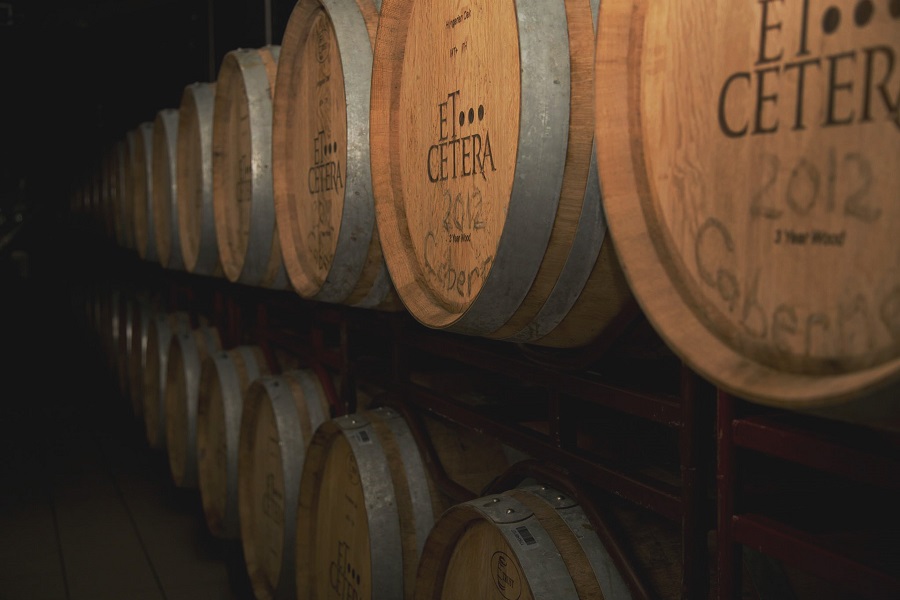 Et-Cetera_winery-cellar