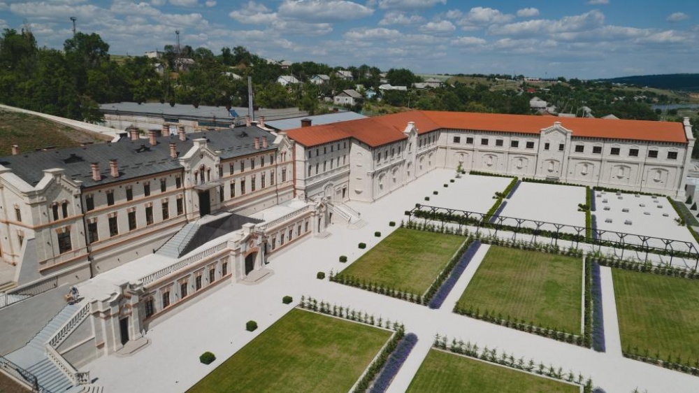 Castel Mimi courtyard